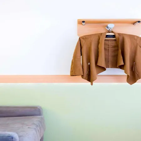 Ibis Budget Aix Les Bains - Hotel 2*